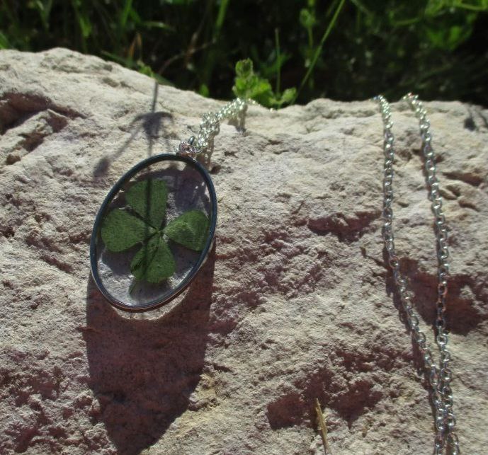 Oval Resin 4 Leaf Clover Pendant Necklace