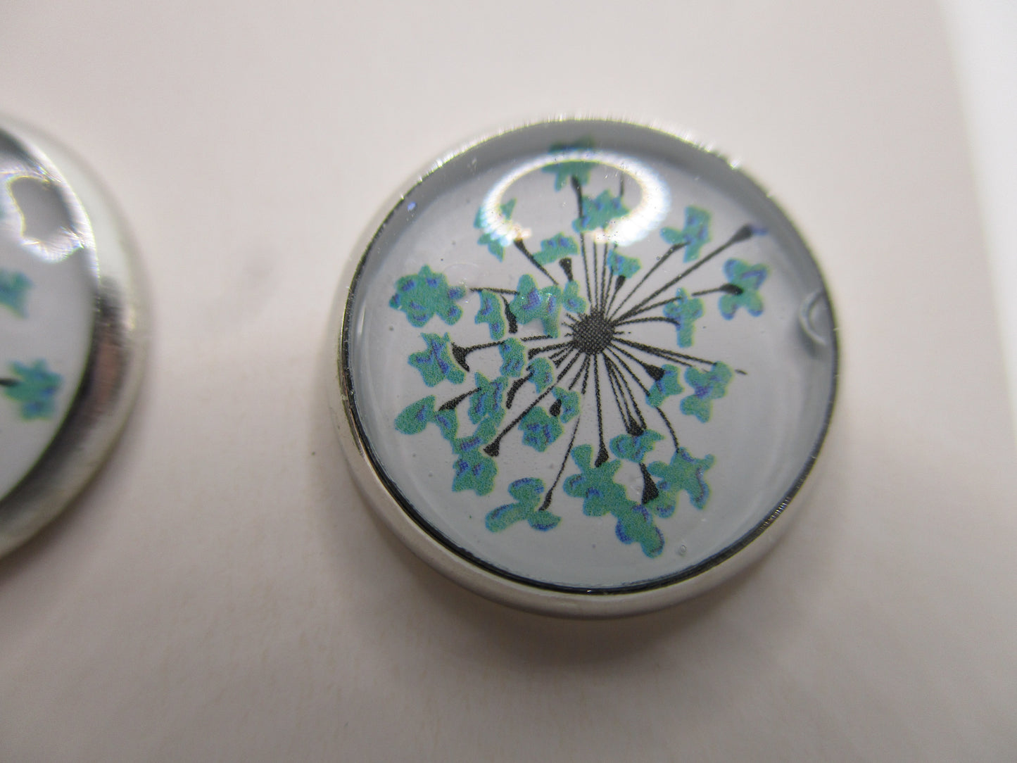 12MM Hypoallergenic Stainless-Steel Small Green Flower Stud Earrings (Not a real dried flower)