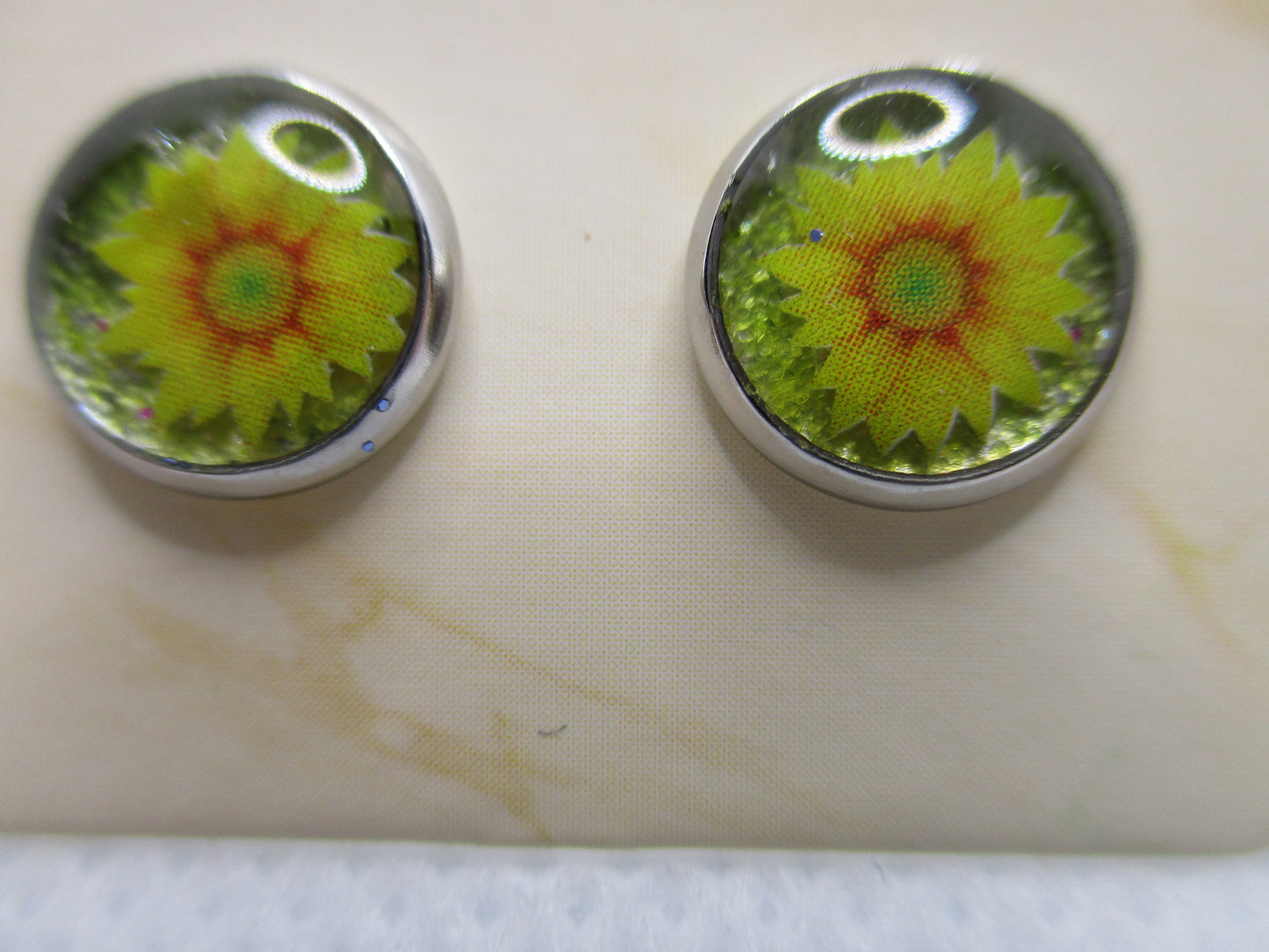 8MM Hypoallergenic Stainless-Steel Small Sunflower With Some Glitter Stud Earrings (Not a real dried flower)