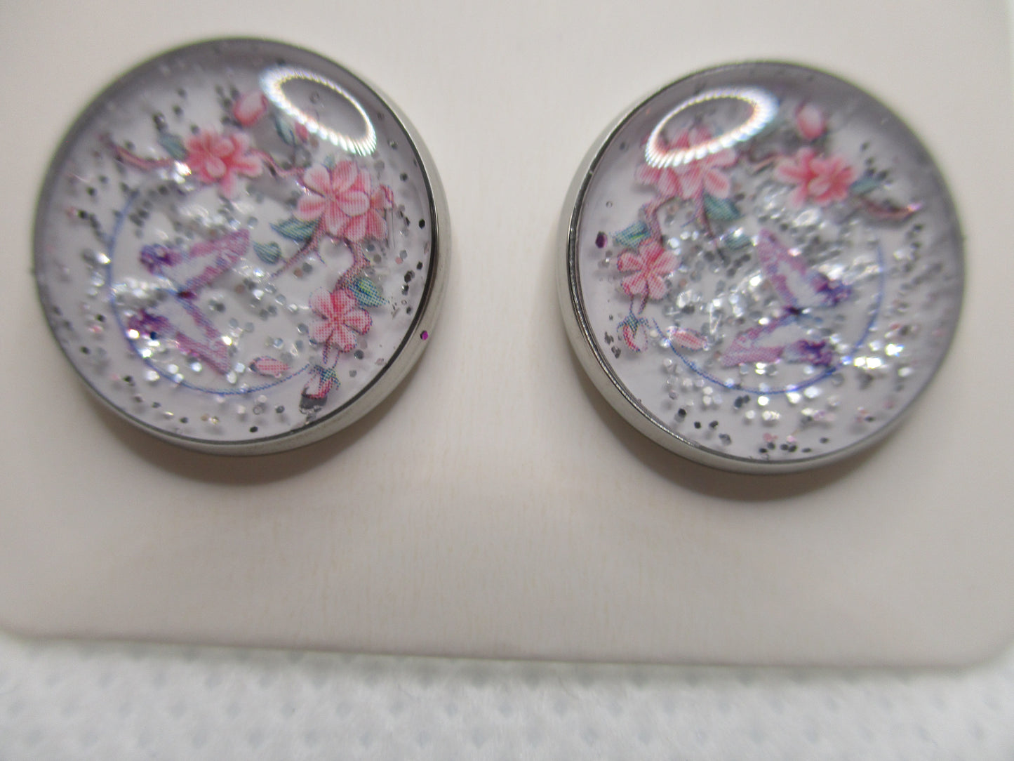 14MM Hypoallergenic Stainless-Steel Small Pink Flower With Some Glitter Stud Earrings (Not a real dried flower)