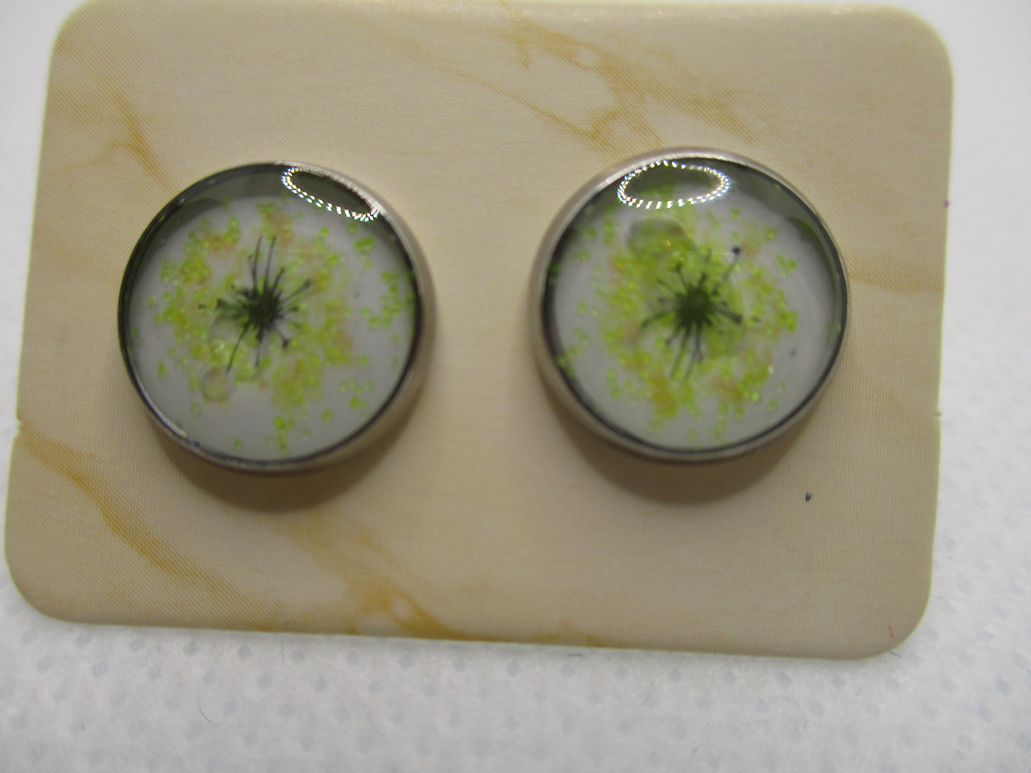 10MM Hypoallergenic Stainless-Steel Small Green Flower With Some Glitter Stud Earrings (Not a real dried flower)