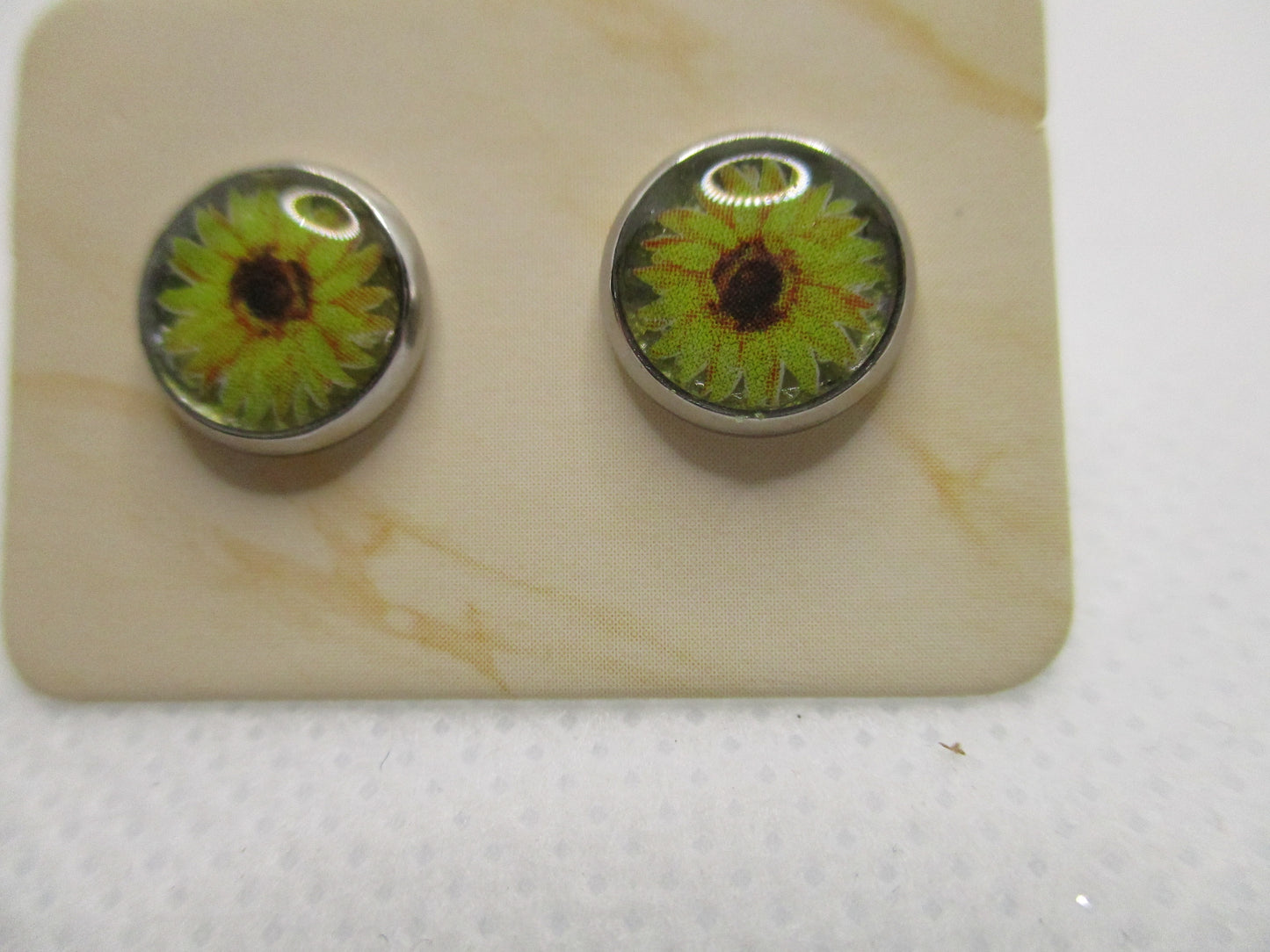 8MM Hypoallergenic Stainless-Steel Small Sunflower With Some Glitter Stud Earrings (Not a real dried flower)